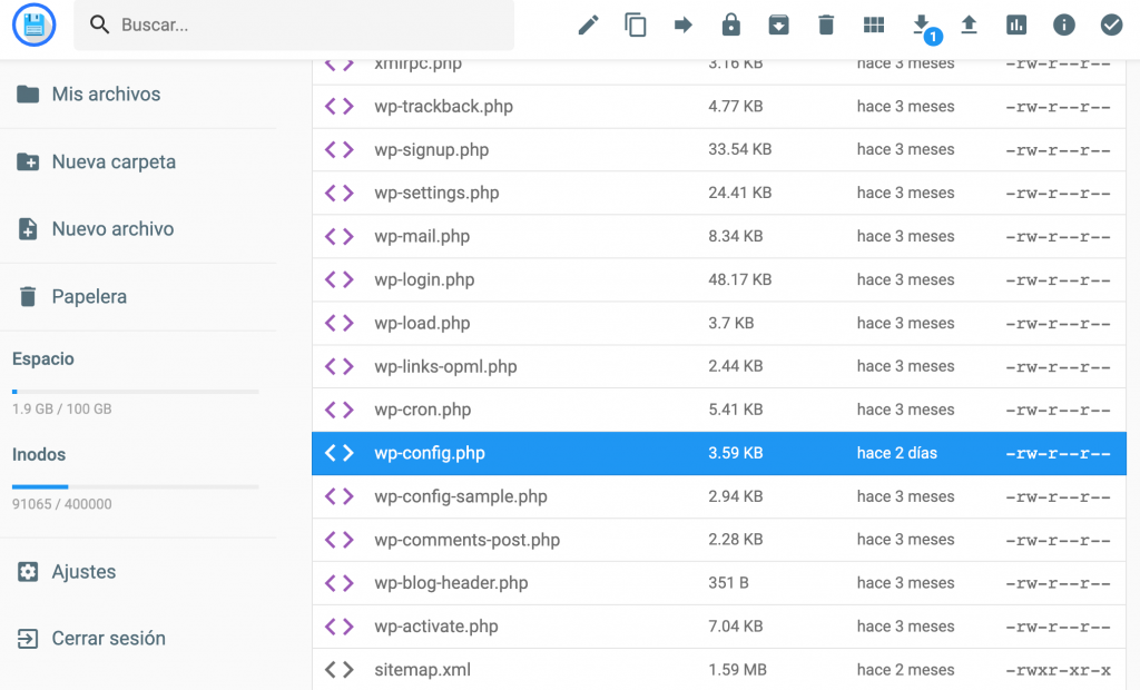 Gestor de archivos Hostinger. El archivo wp-config.php está seleccionado