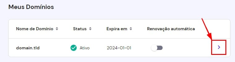 A lista de domínios no hPanel indica onde abrir as opções de gerenciamento de domínios