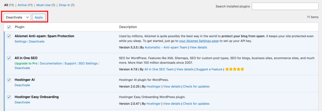Página de plugins do WordPress mostrando a ação em massa para desativar plugins.