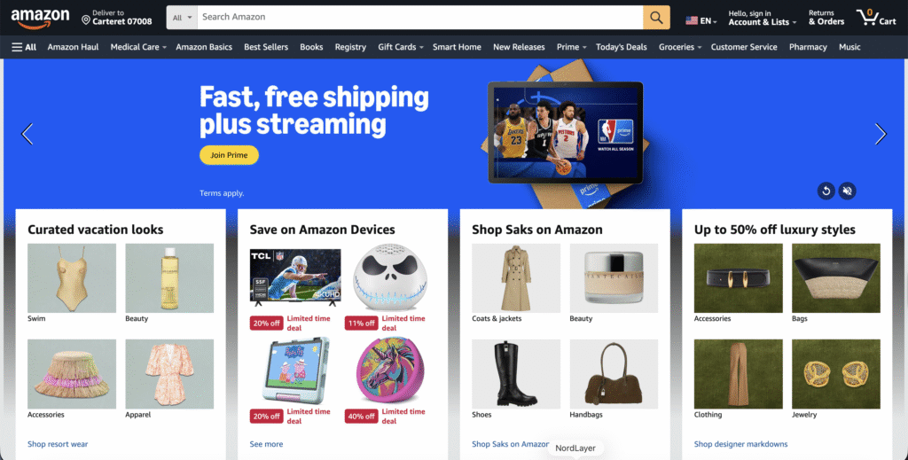 Página inicial da Amazon destacando ofertas do Prime e categorias de produtos