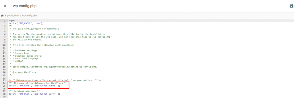El archivo wp-config.php con la entrada del nombre de la base de datos resaltada