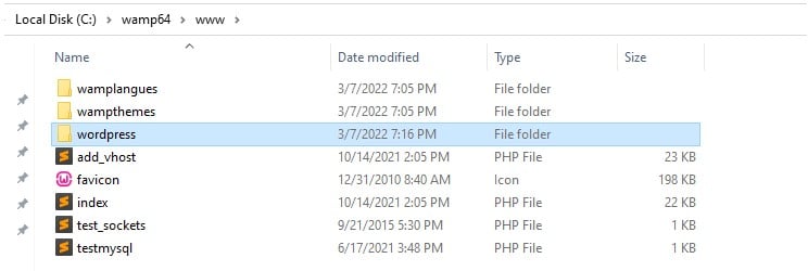 Visualización de la carpeta de WordPress dentro de la carpeta de Wamp