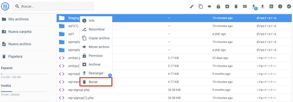 Opción de Borrar archivos del Administrador de archivos de Hostinger