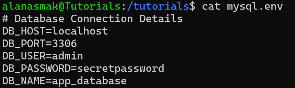 Exemple de fichier d’environnement contenant les informations de connexion à une base de données MySQL, avec un commentaire sur la première ligne.