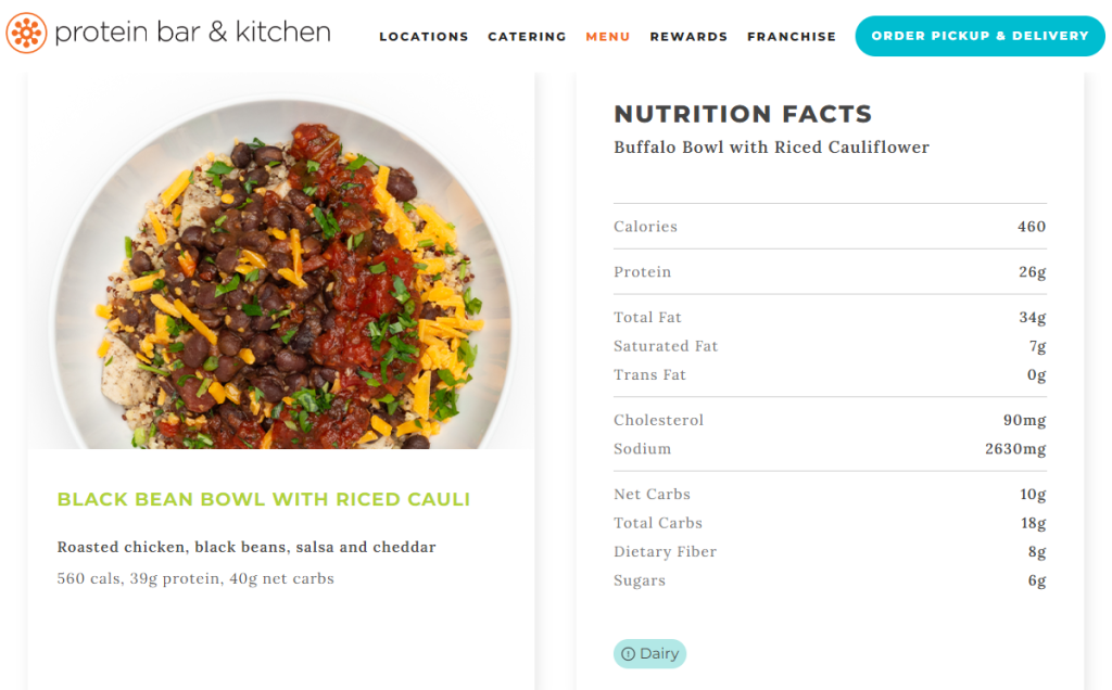 Protein Bar & Kitchen inclut les calories et les informations nutritionnelles dans les descriptions des éléments de son menu