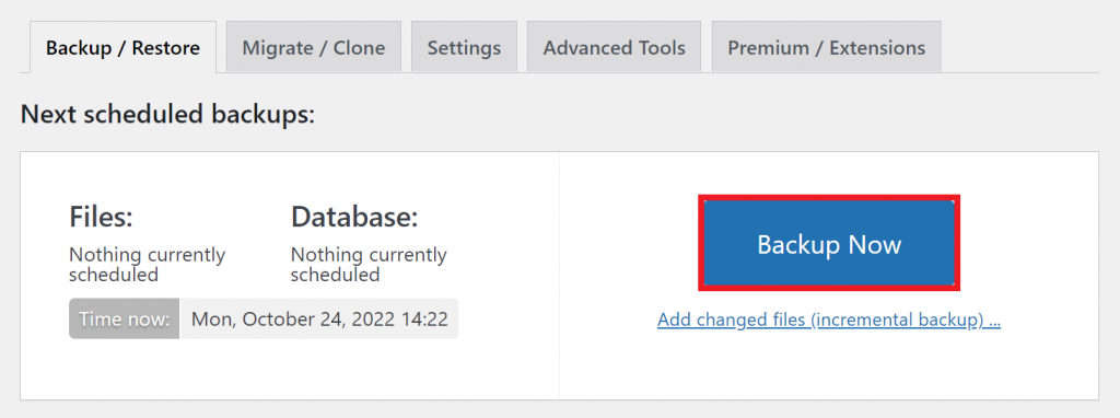 memilih tombol backup now di plugin updraftplus