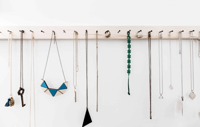 berbagai kalung buatan sendiri