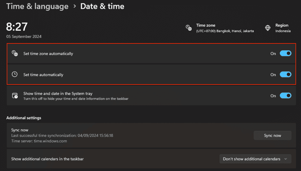 Impostazione Data e ora del menu Ora e lingua di Windows con le opzioni Imposta automaticamente il fuso orario e Imposta automaticamente l'ora evidenziate.