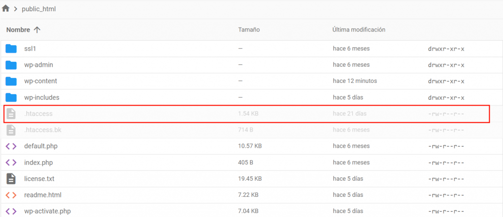 Archivo .htaccess en el administrador de archivos del Hostinger.