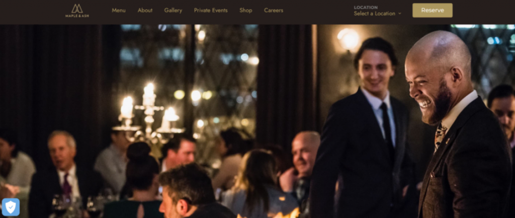 Página de inicio del sitio web del restaurante Maple and Ash
