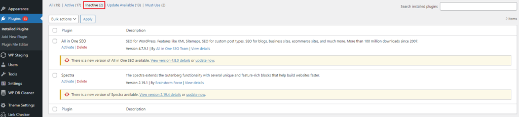 WordPress plugins page showing two inactive plugins listed with options to activate or delete.